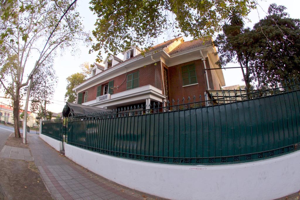 Salvador Hostal & Cafe Santiago de Chile Bagian luar foto
